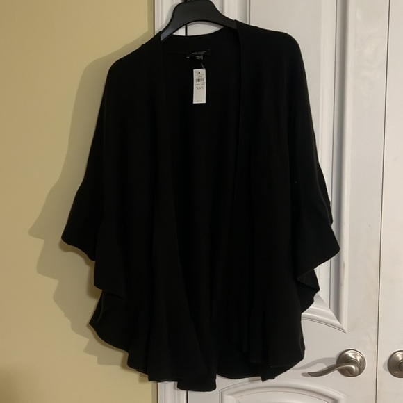 NWT XS/S - Ann Taylor 100% Cashmere Ruffle Sleeve Cape - Black $278